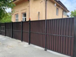 Poartă cu Tablă pe Spate pentru Intimitate